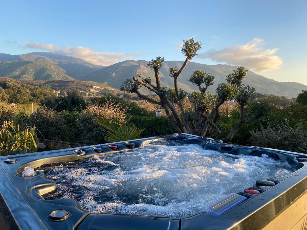 Villa Ghjuvan - Sea, Mountain & Spa Peri Екстериор снимка