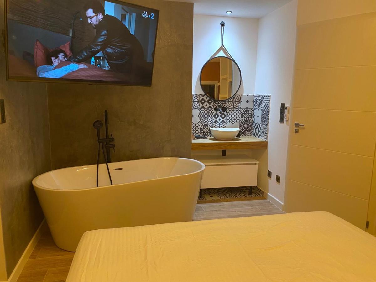 Villa Ghjuvan - Sea, Mountain & Spa Peri Екстериор снимка